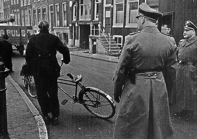 Žydų kvartalo depozitas Magere Brug mieste 12 m. Vasario 1941 d