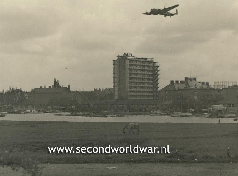 RAF Bomber Command Lancasters Operation Manna day 7 Kralingische plas