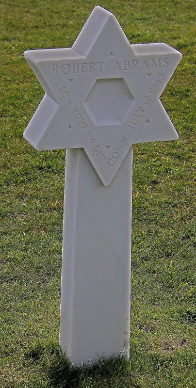 Technician Fourth Grade Abrams Robert (Service #: 31049455) died on 1945-07-12