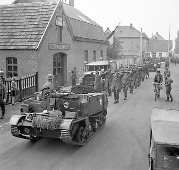 158 Brigade escorting German prisoners