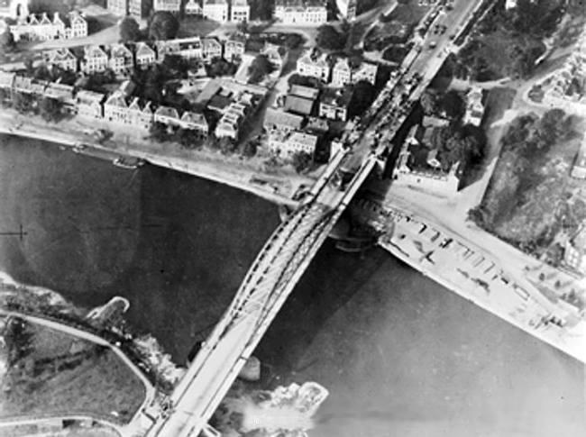 Aerial view of the bridge over the Nederrijn