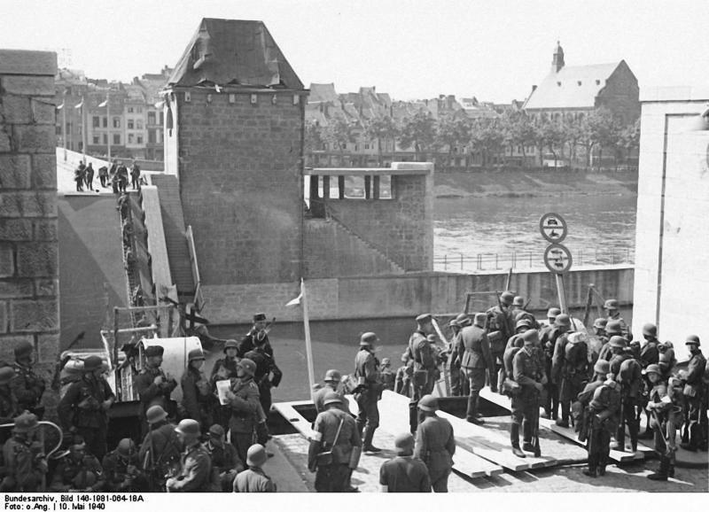 Germans crossing the Meuse, 10 May 1940