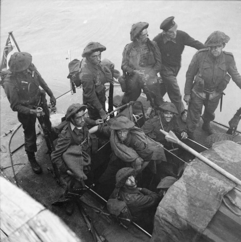Photos of the raid at Dieppe 1942-08-19/20