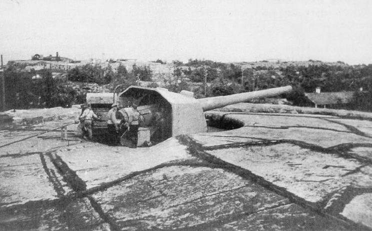 On Fri. 01 Dec 1939 Firefight between Finnish coastal batteries at Russia