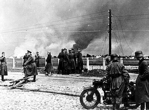On Tues. 19 Sep 1939 German troops imprisoned 170,000 Polish troops