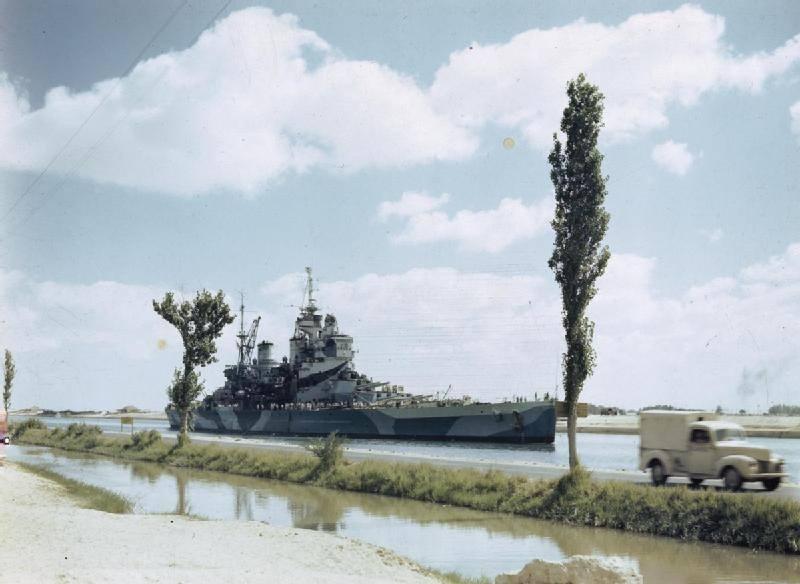 HMS Howe passing through the Suez Canal