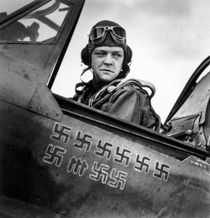Photo by Robert Capa, American pilot.