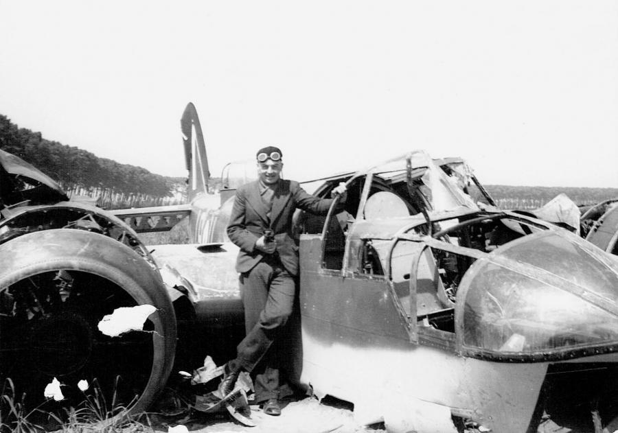 Bristol Blenheim (type IV, serial R3764, code LS-) crashed in the Schelde near Breskens