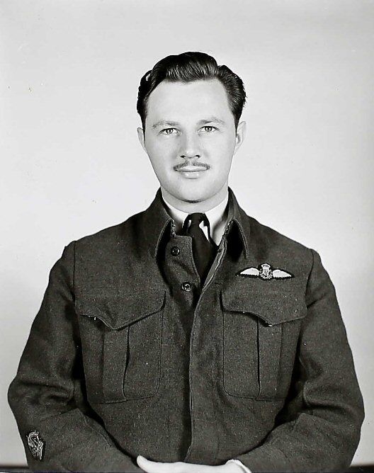 Flight of Typhoon Ib MP128 and Flying Officer F R F Skelly on 1945-01-22