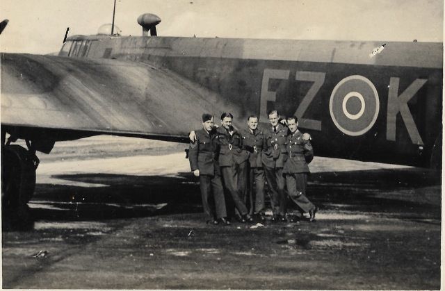 Avro Lancaster I (W4123 UL-R2) on a mission to Frankfurt on 1943-12-21