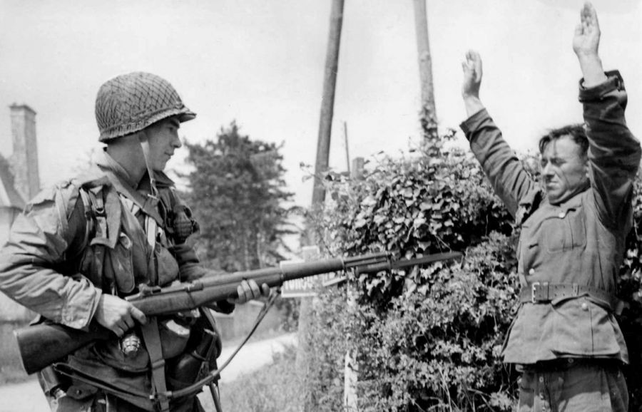 1944-06-06 01:50 D-day | Paratroopers landing