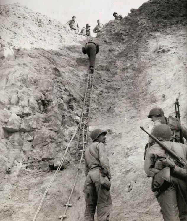 1944-06-06 07:10 D-day | Pointe du Hoc