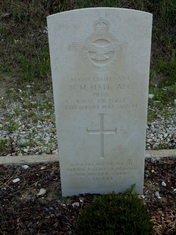 Flight of Hurricane I P2981 and Flight Lieutenant N M Hall on 1940-08-08