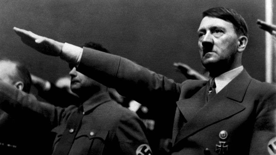 Hitler overleeft bomaanslag