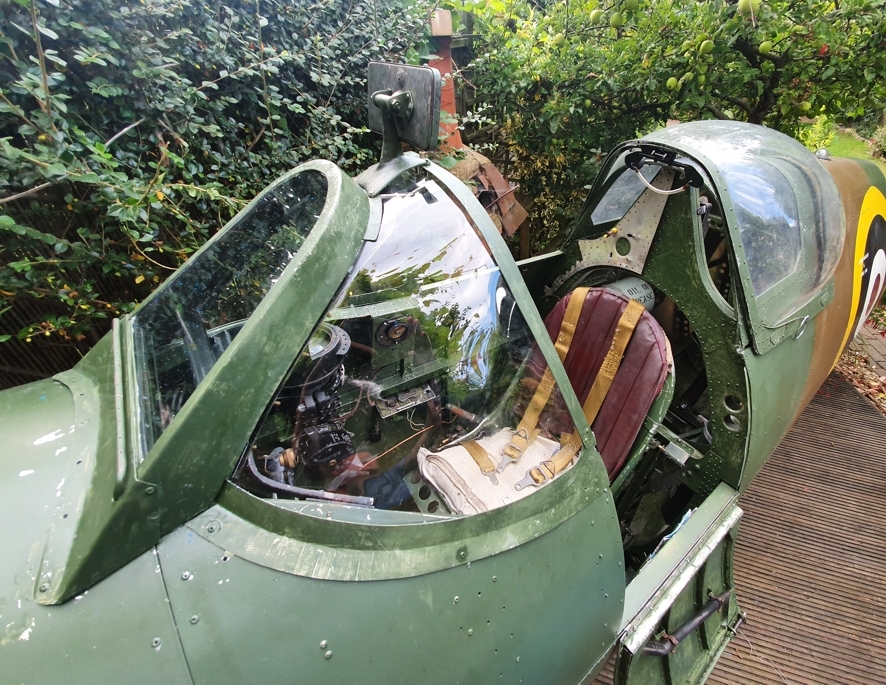 Flight of Spitfire I P9337 and Pilot Officer G G A Davies on 1940-08-31