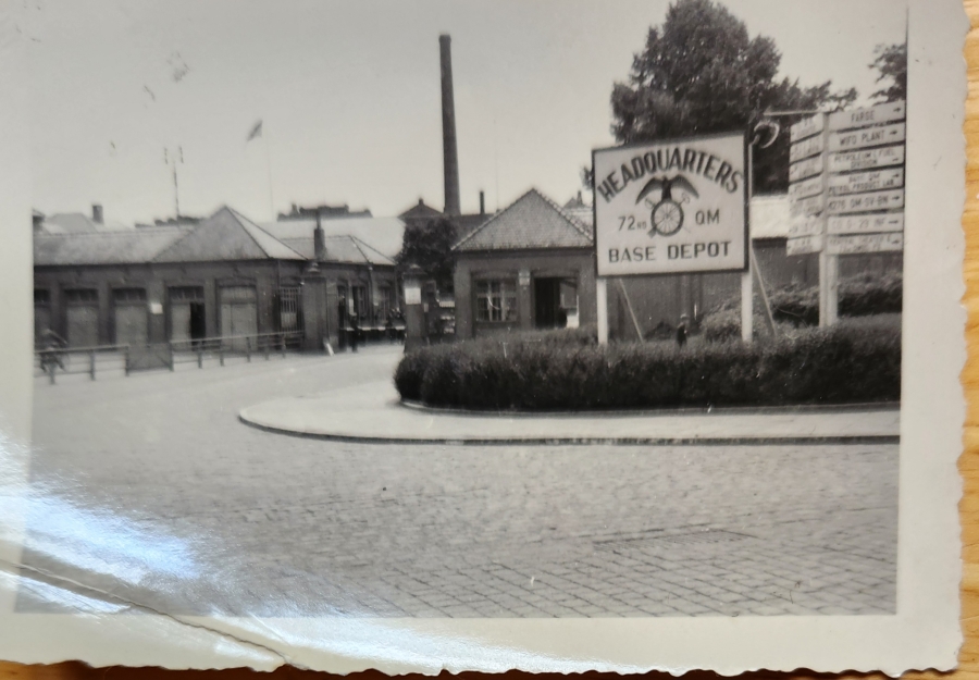 72 Quartermaster Base Depot stayed at Bromborough Cheshire on 18 november 1944