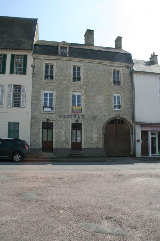 Monument at Trévières