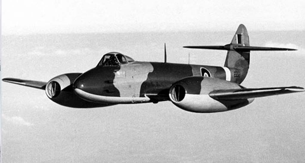 Flight of Meteor III EE273 and Flight Sergeant B Cartmel on 1945-04-29