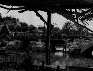 29 Armoured Brigade (UK) sappers building bailey bridge