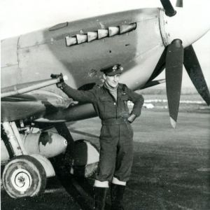 Flight of Spitfire IX MH827 and Flying Officer R M Davenport on 1944-01-09