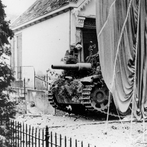 Heimelijke terugtrekking in de nacht: Britten geven strijd om Arnhem op