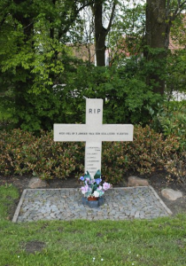 Lancaster III - JA902-JO-D lost at Noordoostpolder (Hans Lindeweg) on 03-01-1944 (SGLO ref: T3280)
